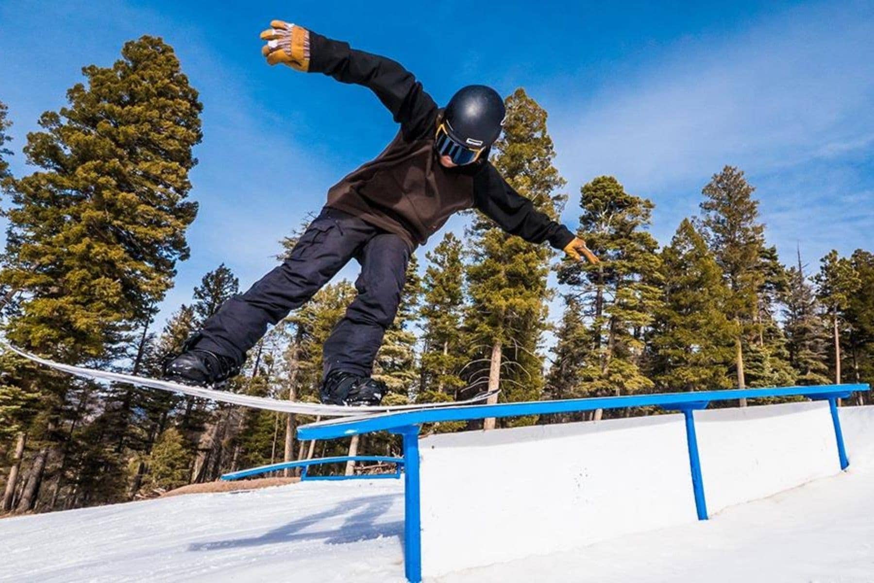 angel-fire-resort-snow-boarder