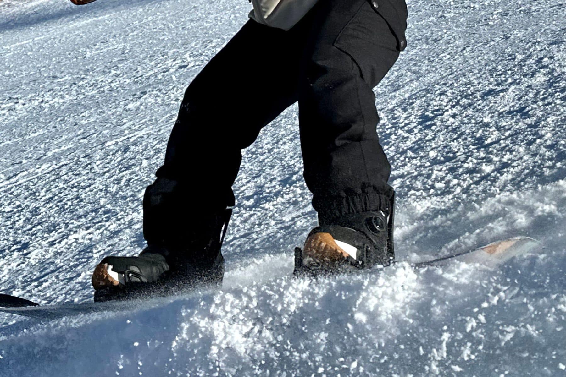 burton-felix-step-on-snowboard-boots-close