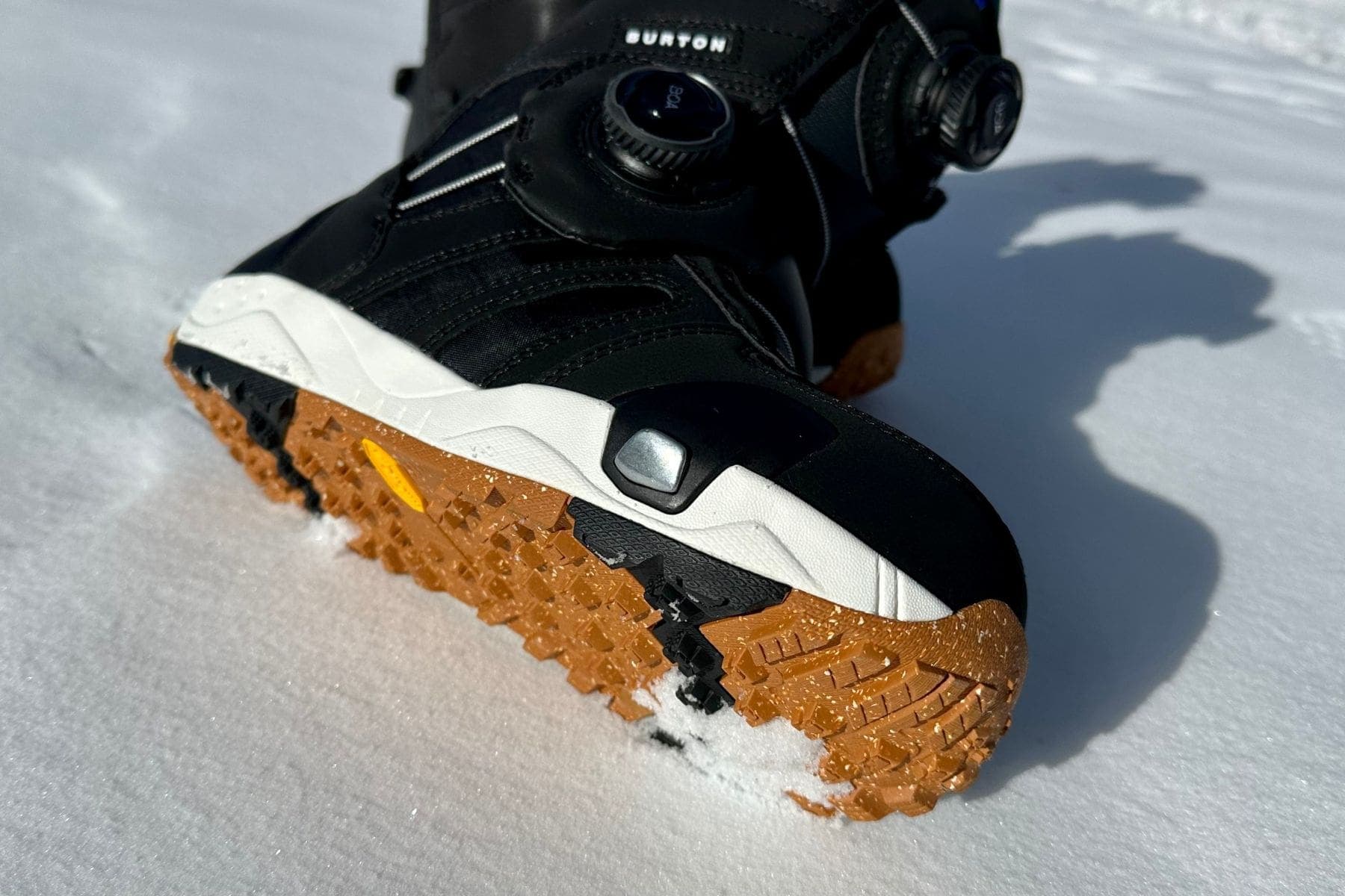 burton-felix-step-on-snowboard-boots-traction