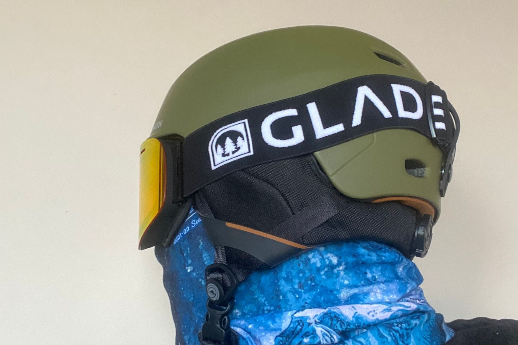 glade-challenger-ski-goggles-helmet-profile