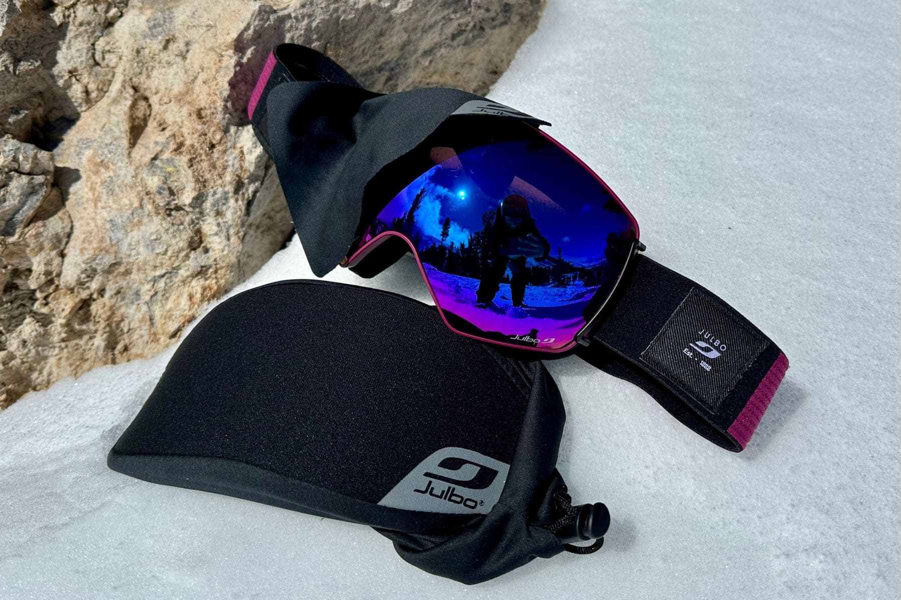 julbo-lightyear-ski-and-snowboarding-goggles-sack