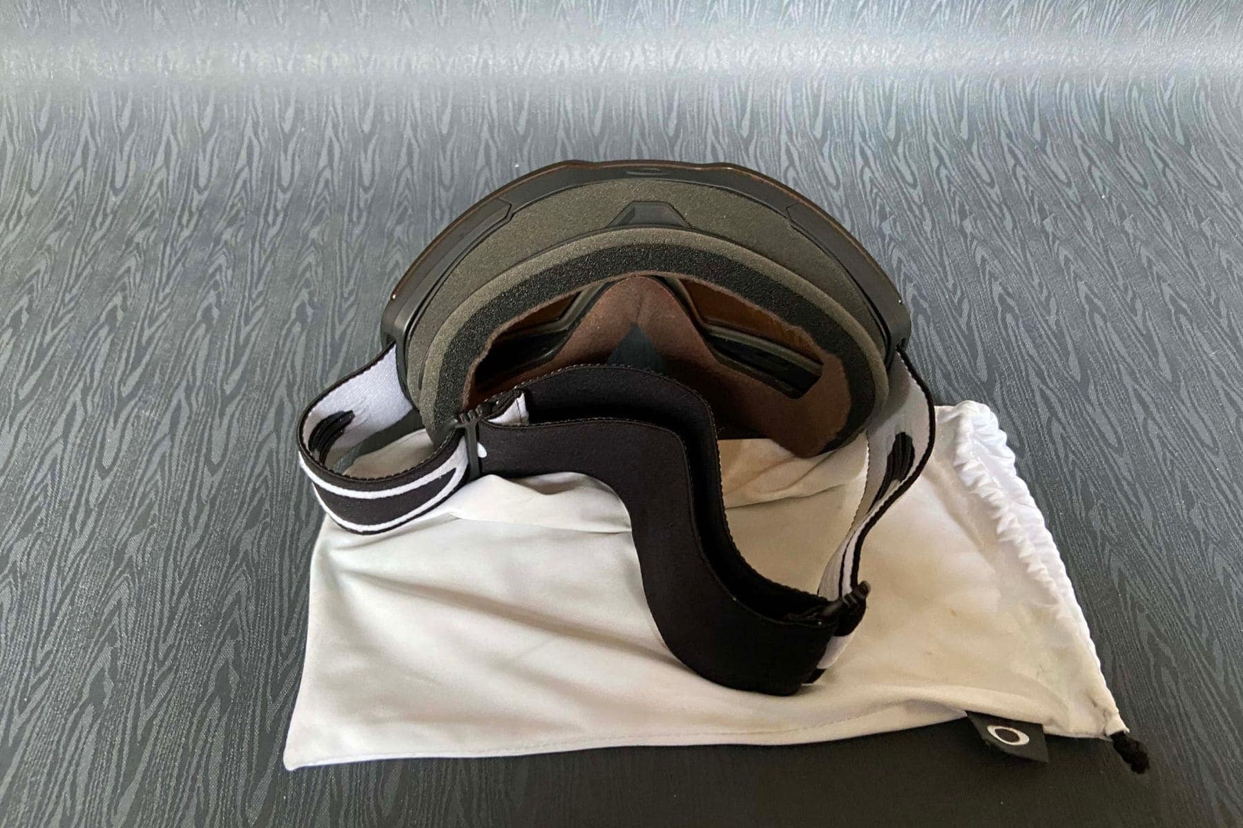 Oakley Fall Line Xl Face Foam Flat Lay