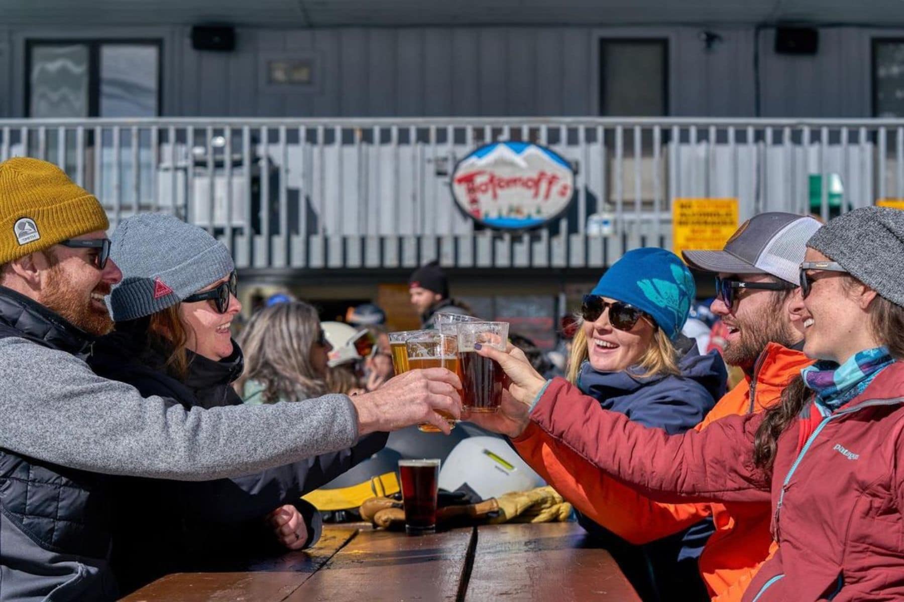 ski-santa-fe-resort-apres-ski