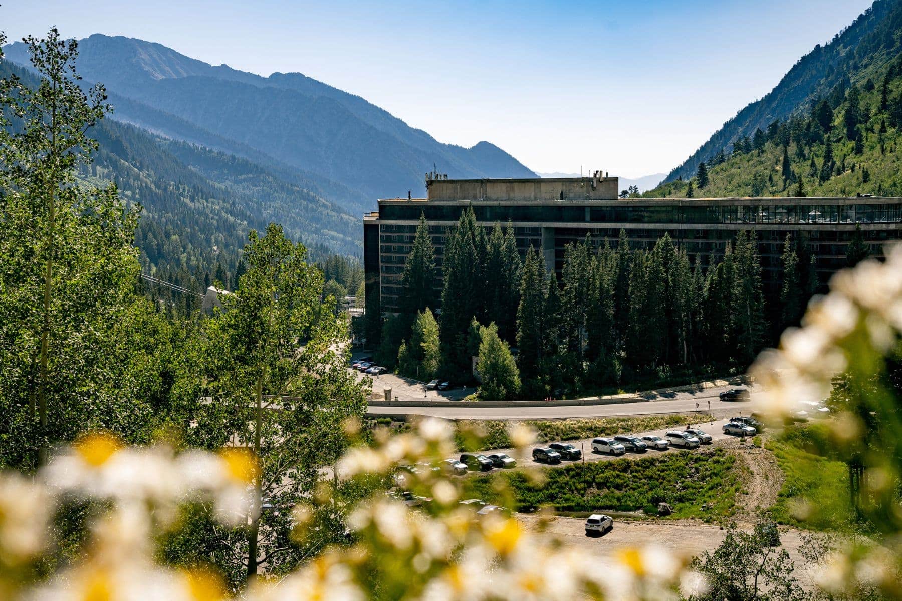 Snowbird Ski Resort Cliff Lodge