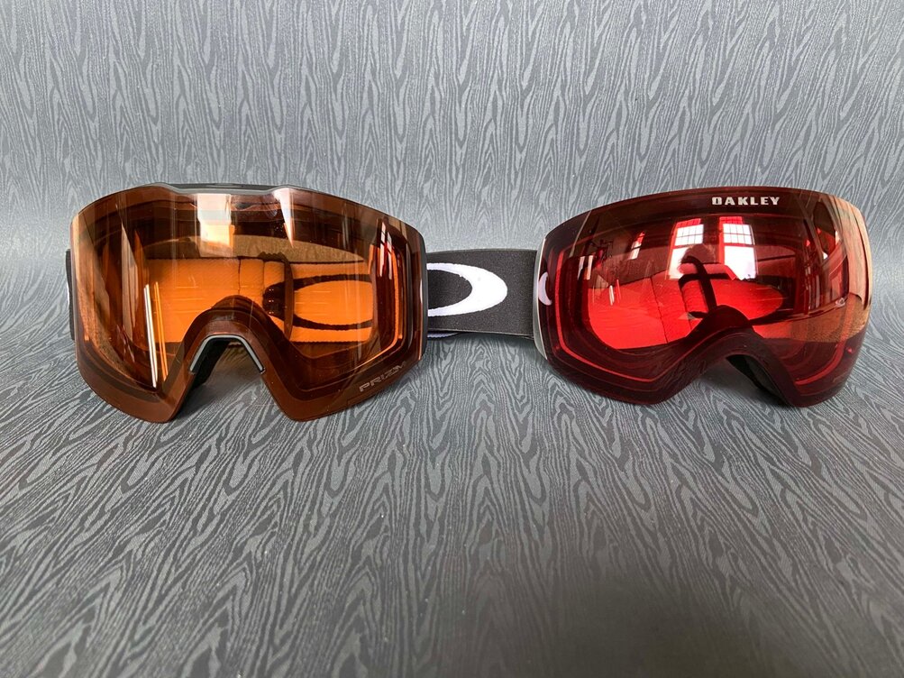 【新品:SALE】19 OAKLEY FALL LINE Factory Pilot Whiteout - Prizm Sapphire Iridium 日本正規品 プリズムレンズ アジアンフィット Oakley Fall Line Snow Goggles - Factory Pilot Blackout - Prizm Snow Jade  Iridium - OO7085-13 | Oakley®